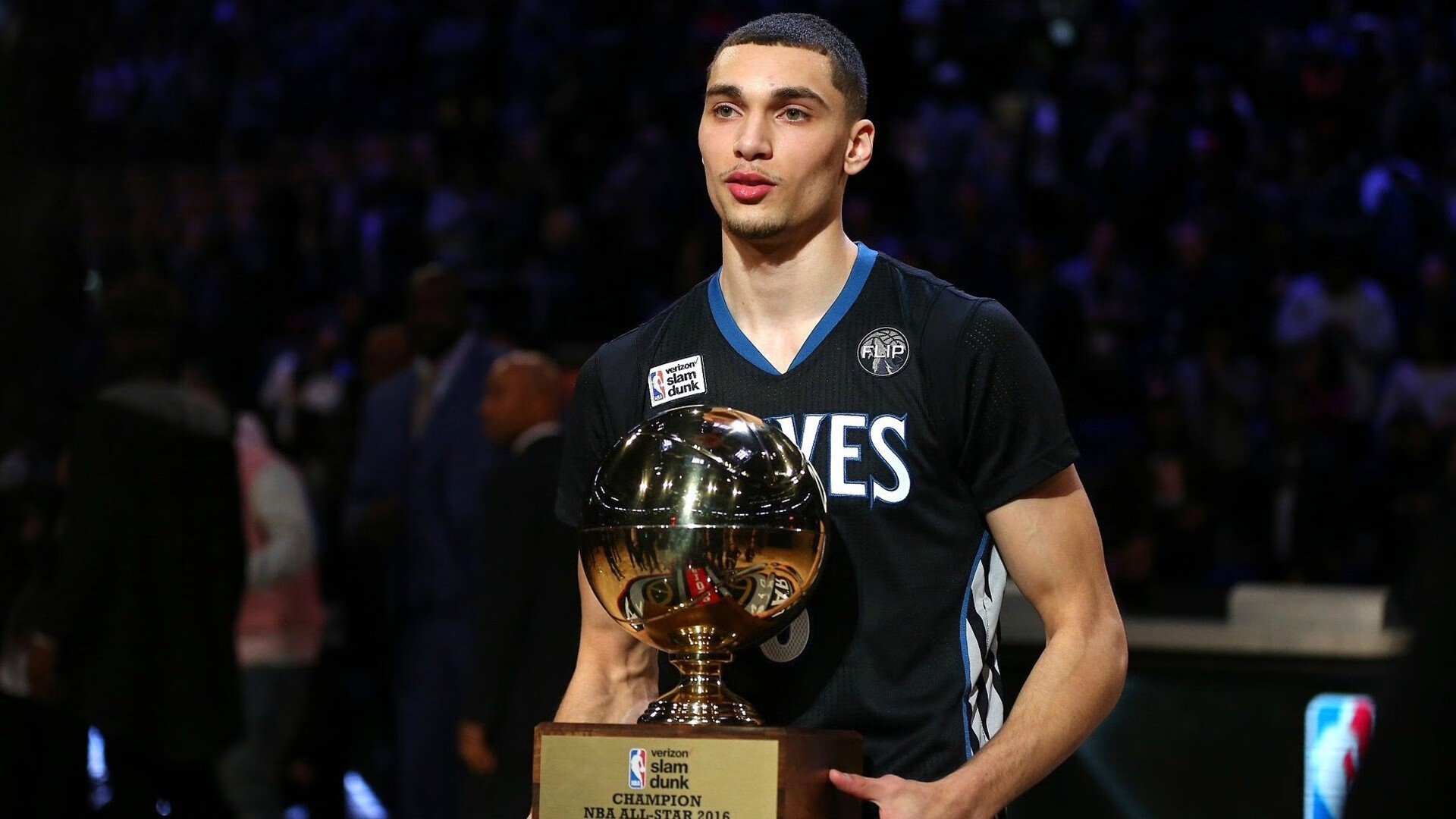 英格拉姆爆发如手术刀肢解,火箭单节狂潮令独行侠窒息